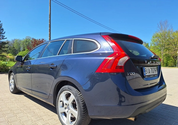 Volvo V60 cena 31500 przebieg: 207700, rok produkcji 2011 z Supraśl małe 172